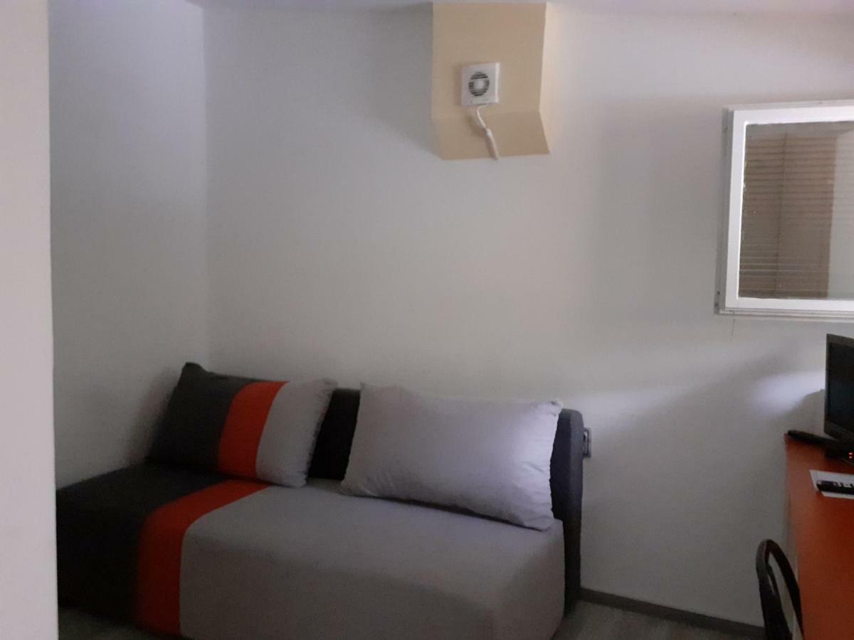 Studio Krunska 6 Belgrado Buitenkant foto